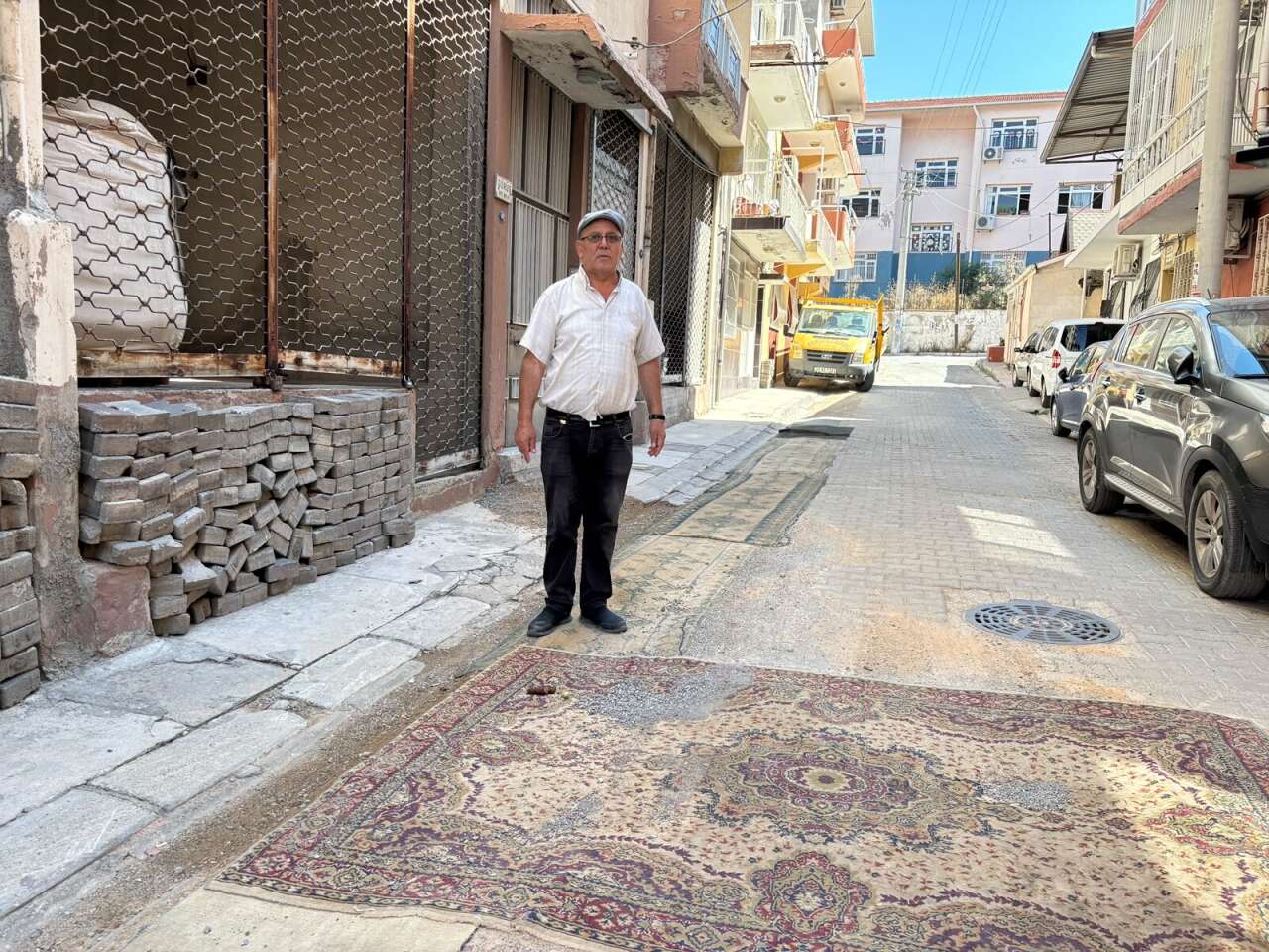 Doğalgaz geldi, huzur gitti! Mahalleli yollara halı serdi 7